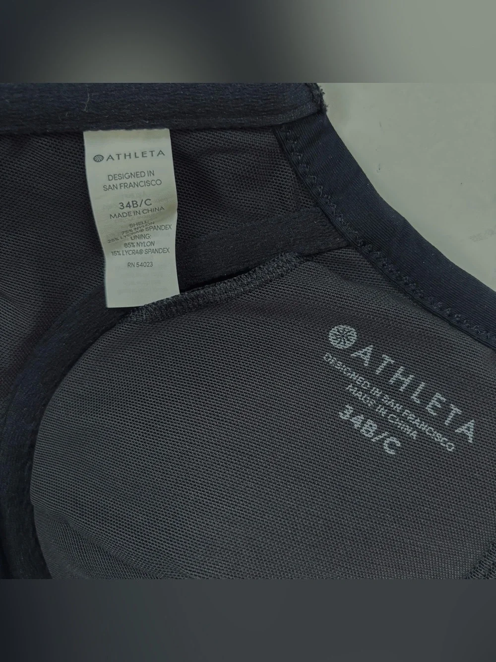 Athleta Hampton Black Twist Front Underwire Padded Beach Swim Bikini Top 34 B/C